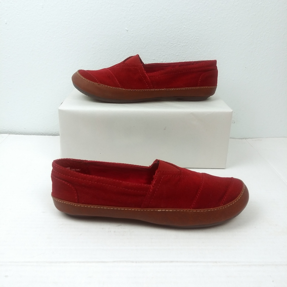 St John's Bay 8M Red Canvas Flat Shoes Casual